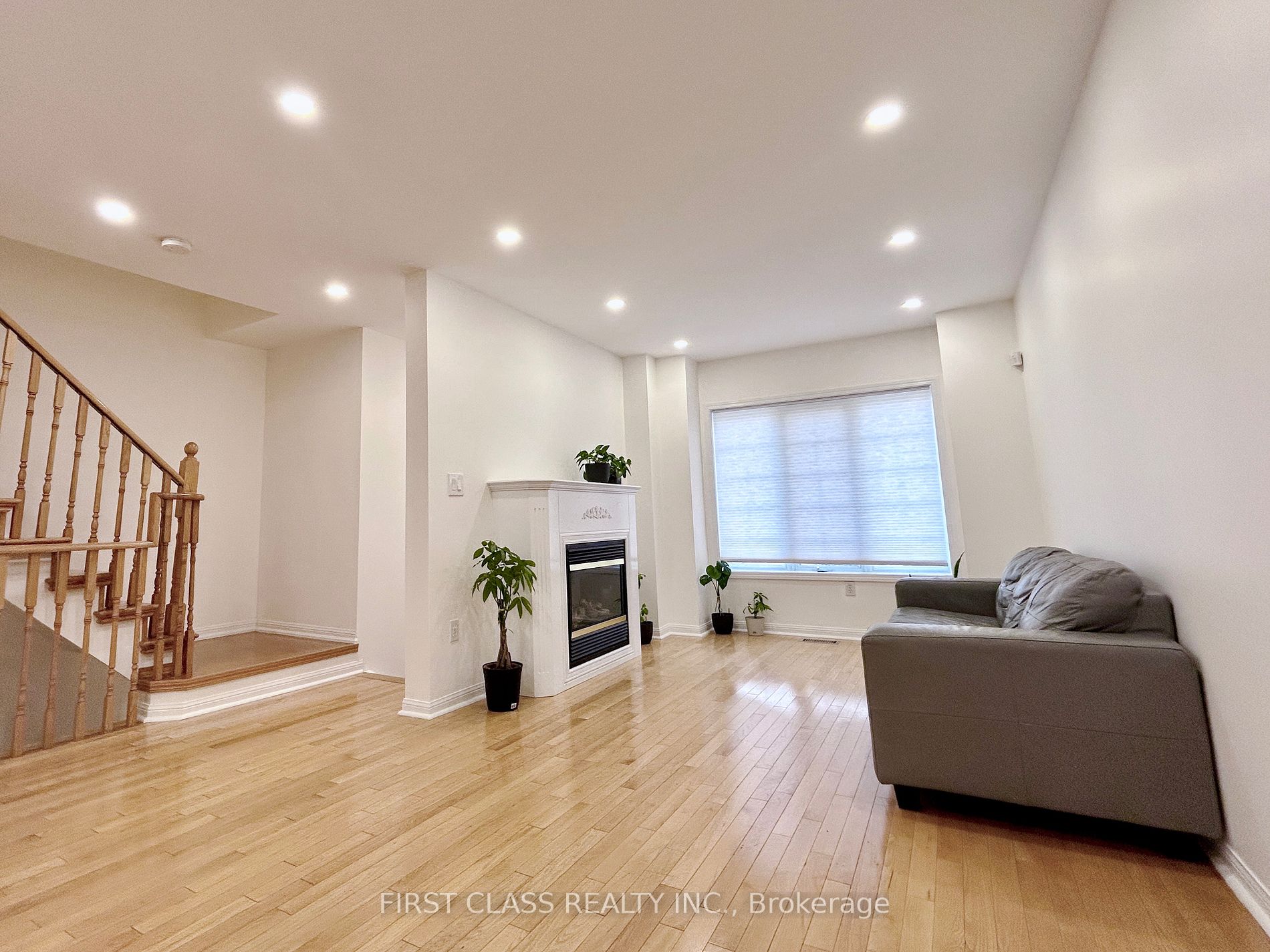 80 Acorn Pl, #50