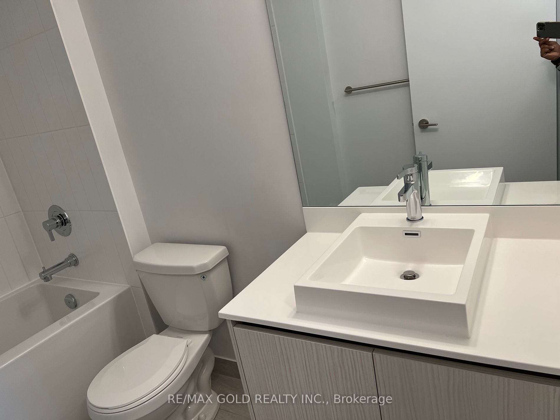 251 Manitoba St, #109