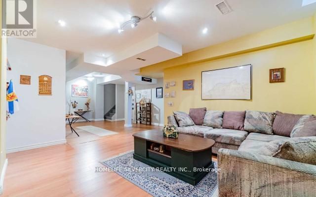 34 Feather Reed Way