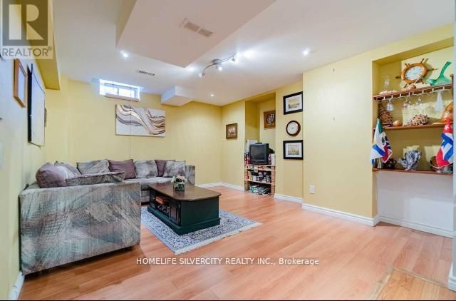 34 Feather Reed Way