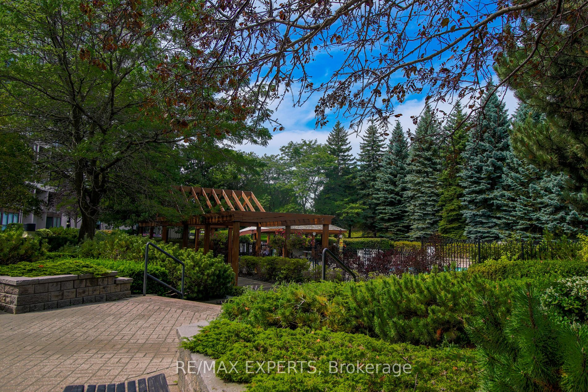 10 Laurelcrest St, #412