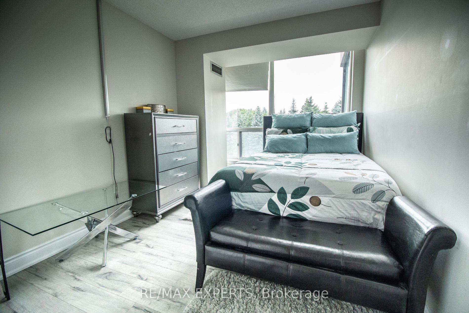 10 Laurelcrest St, #412