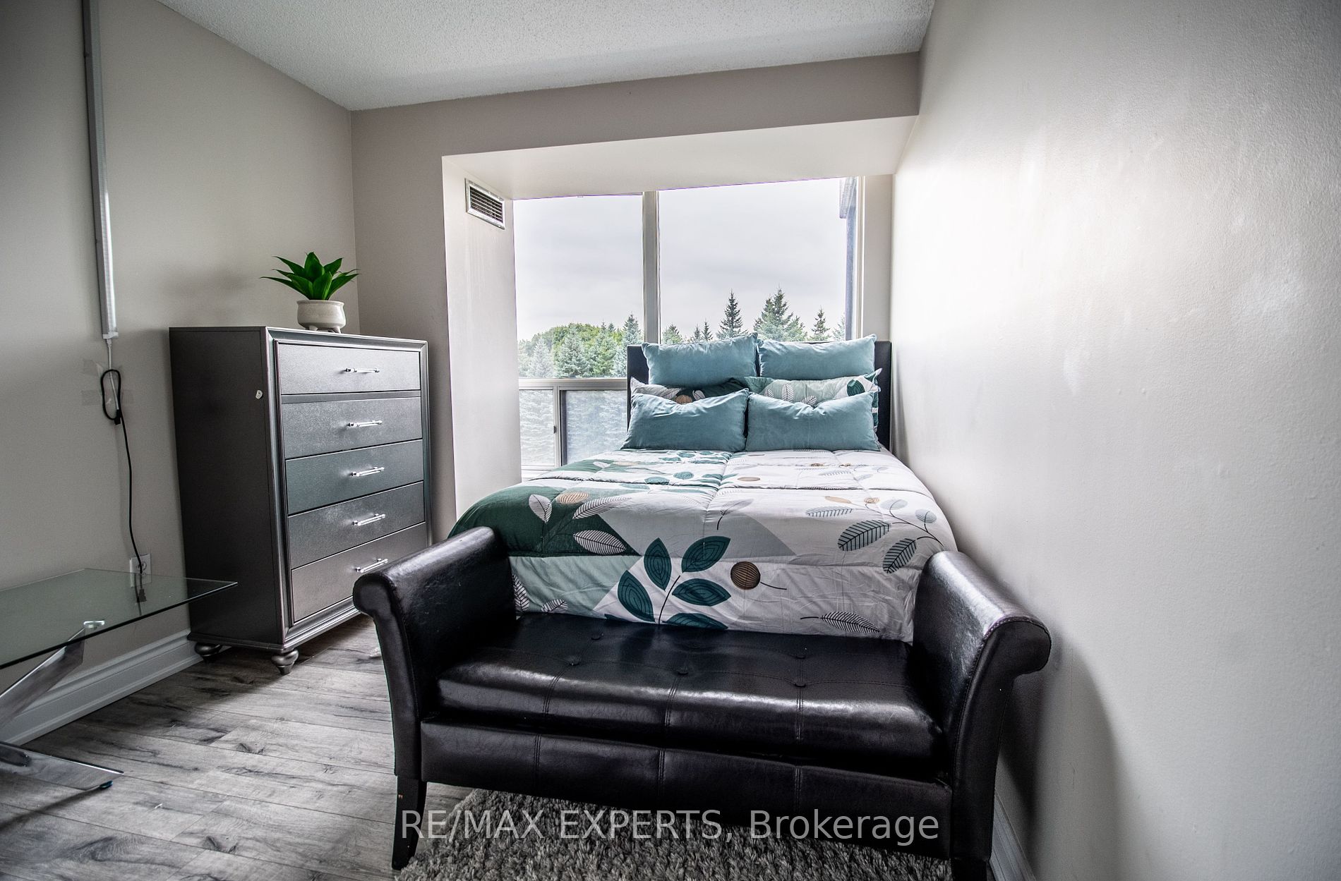 10 Laurelcrest St, #412