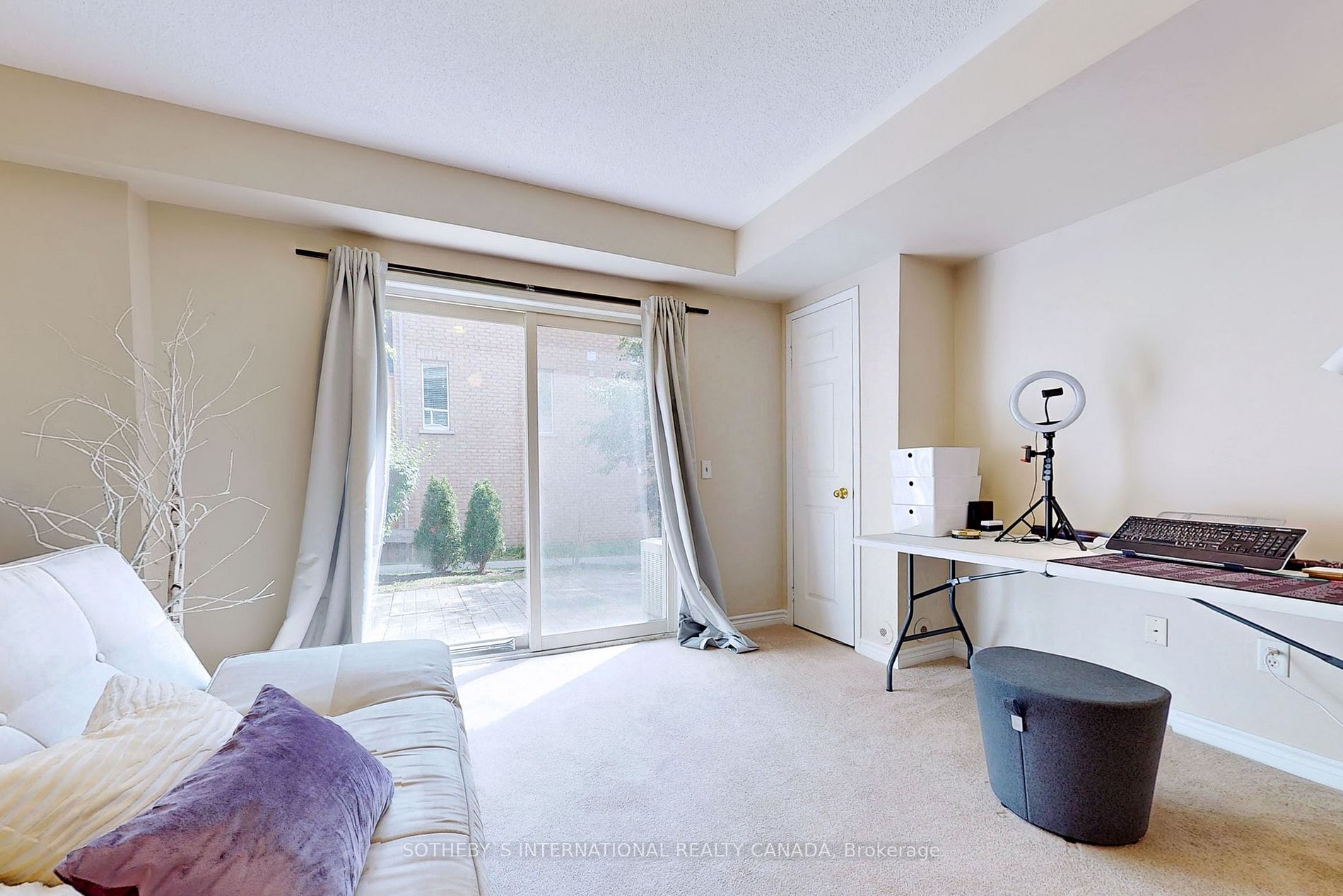 50 Strathaven Dr, #119