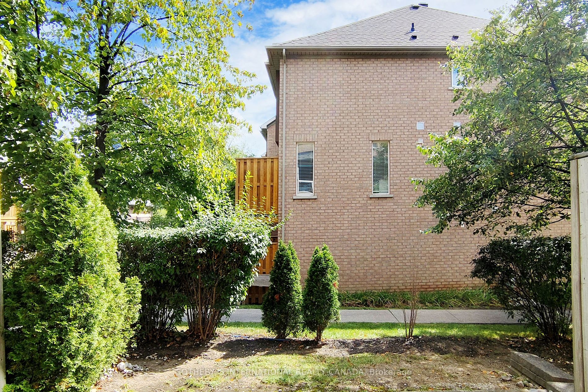 50 Strathaven Dr, #119