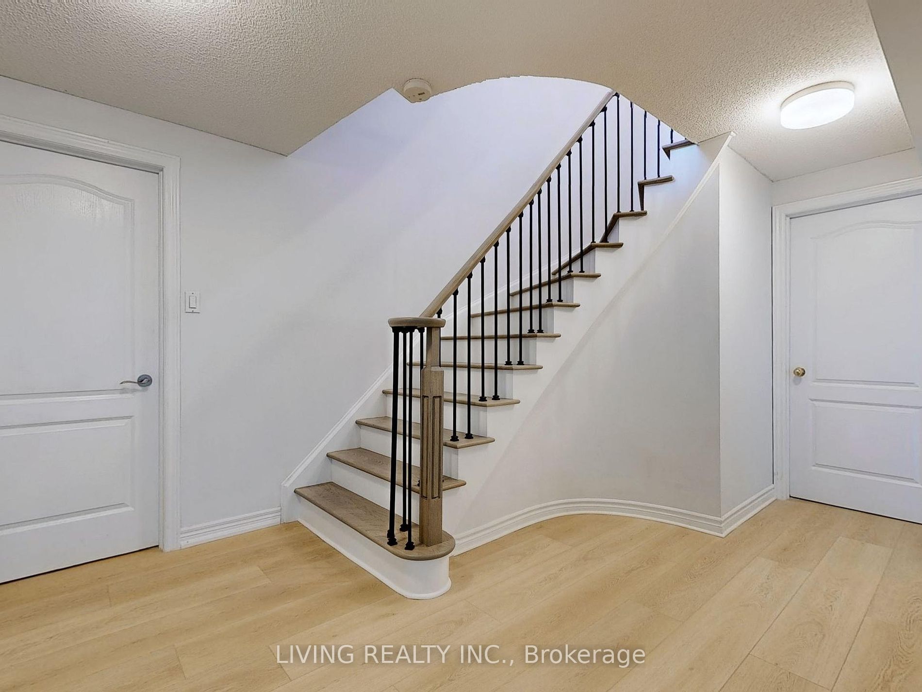 5975 Turney Dr
