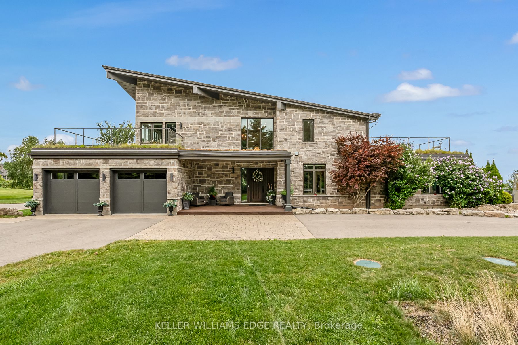 5500 Steeles Ave W