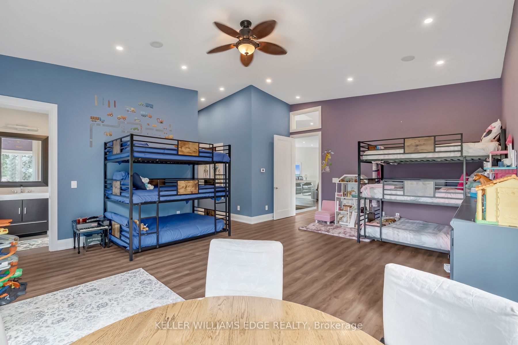 5500 Steeles Ave W
