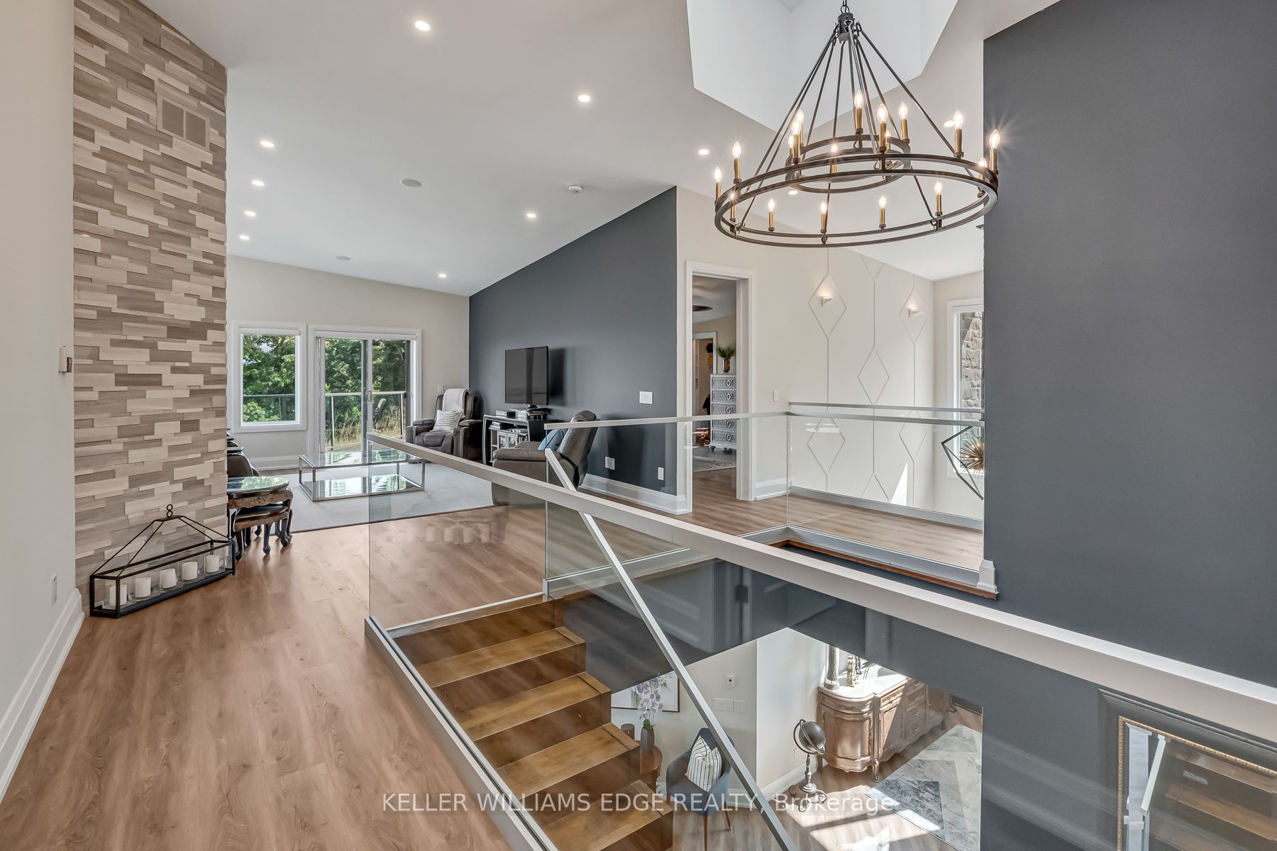 5500 Steeles Ave W
