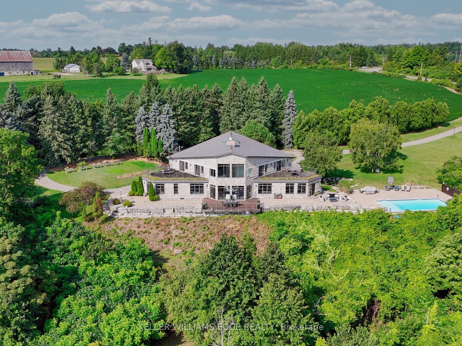 5500 Steeles Ave W