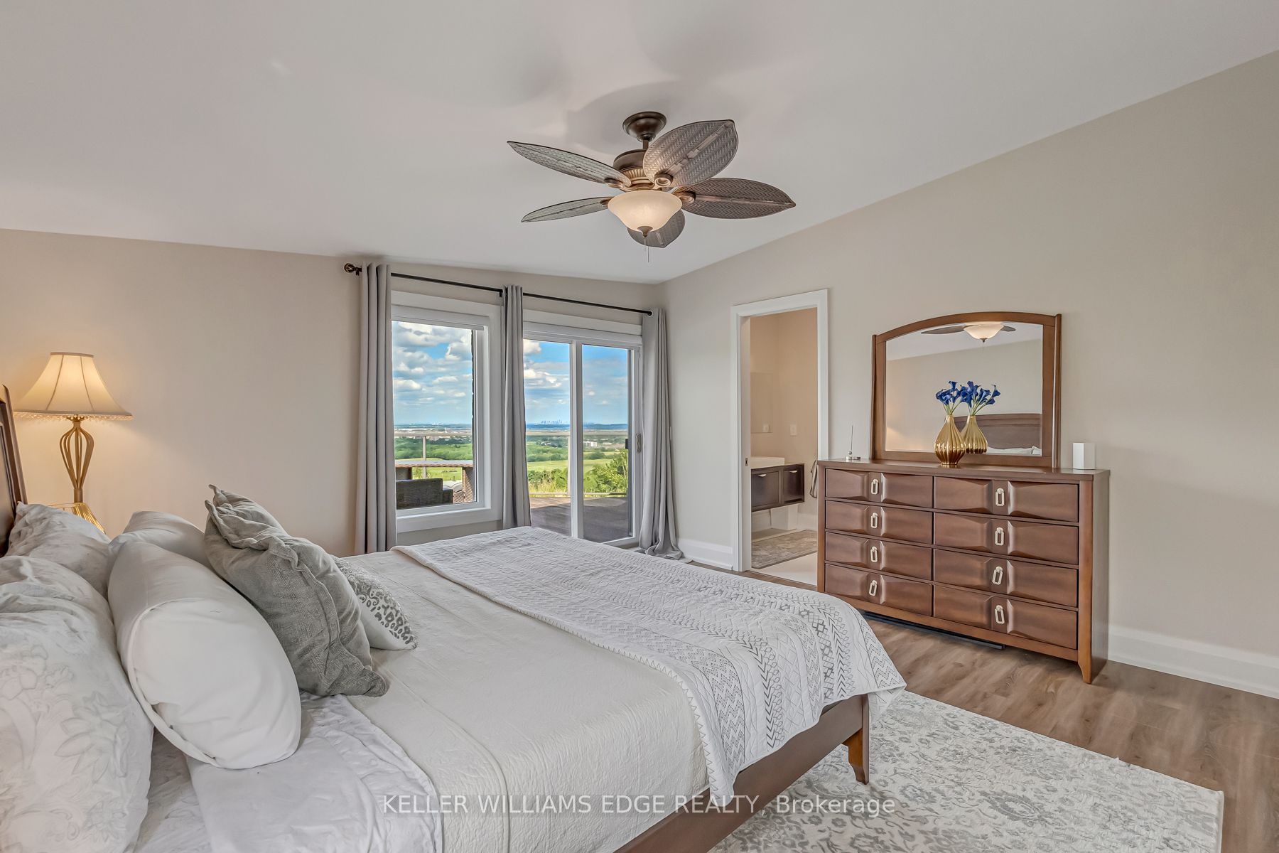 5500 Steeles Ave W