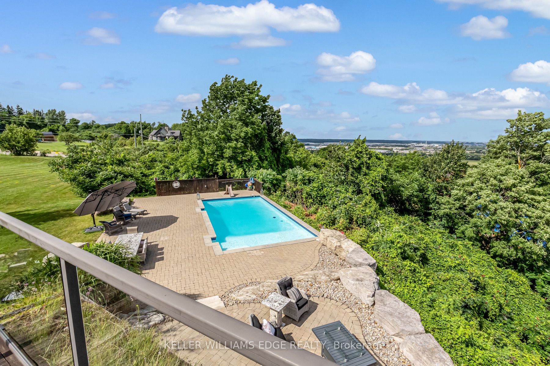 5500 Steeles Ave W