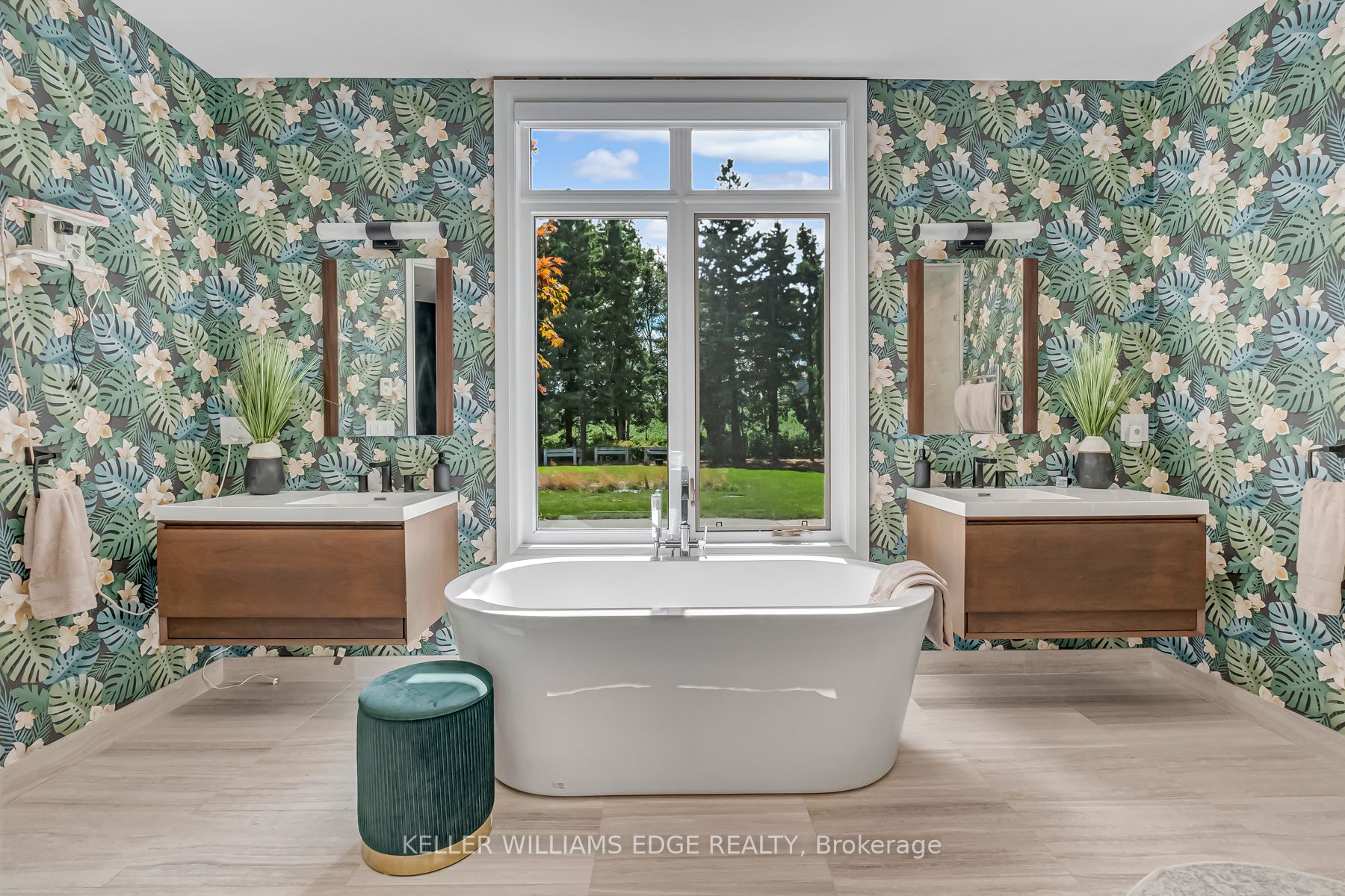 5500 Steeles Ave W