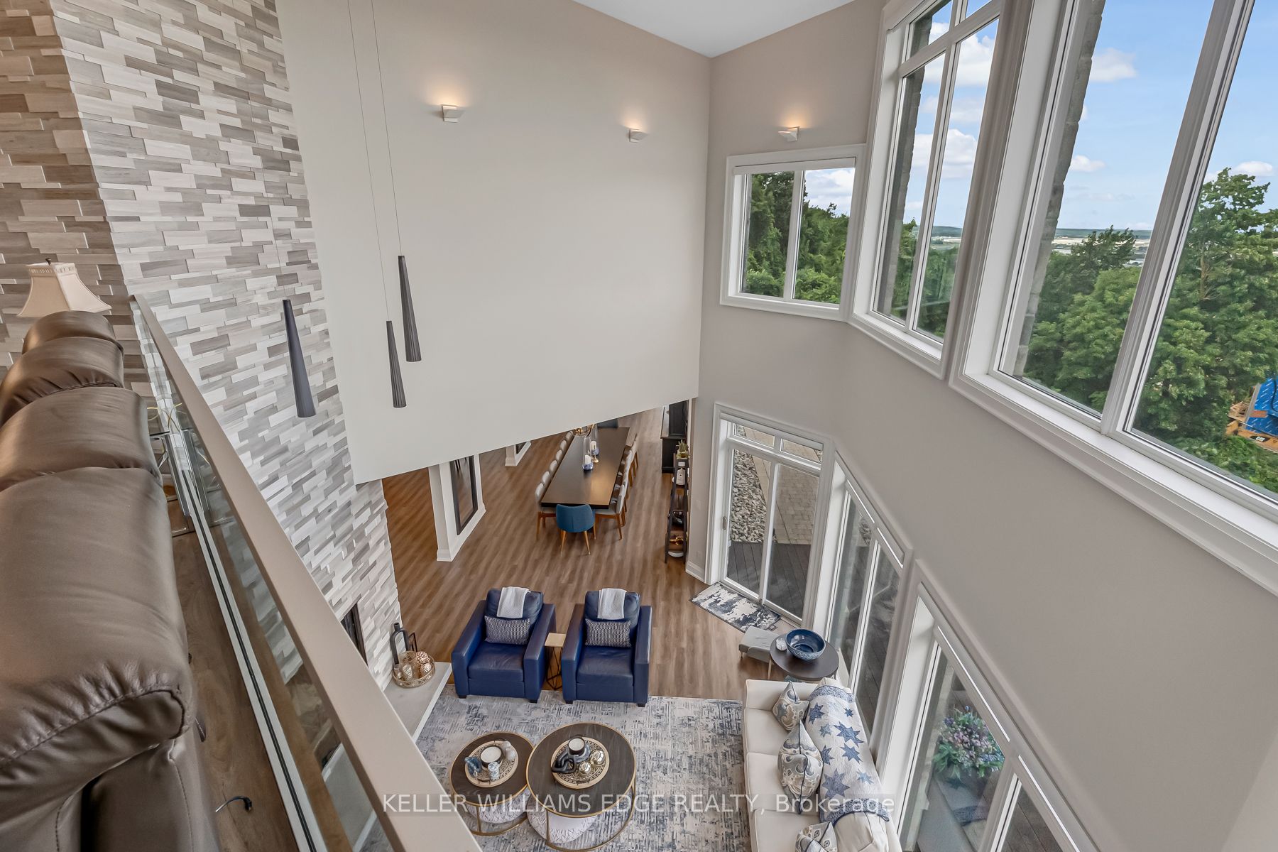 5500 Steeles Ave W