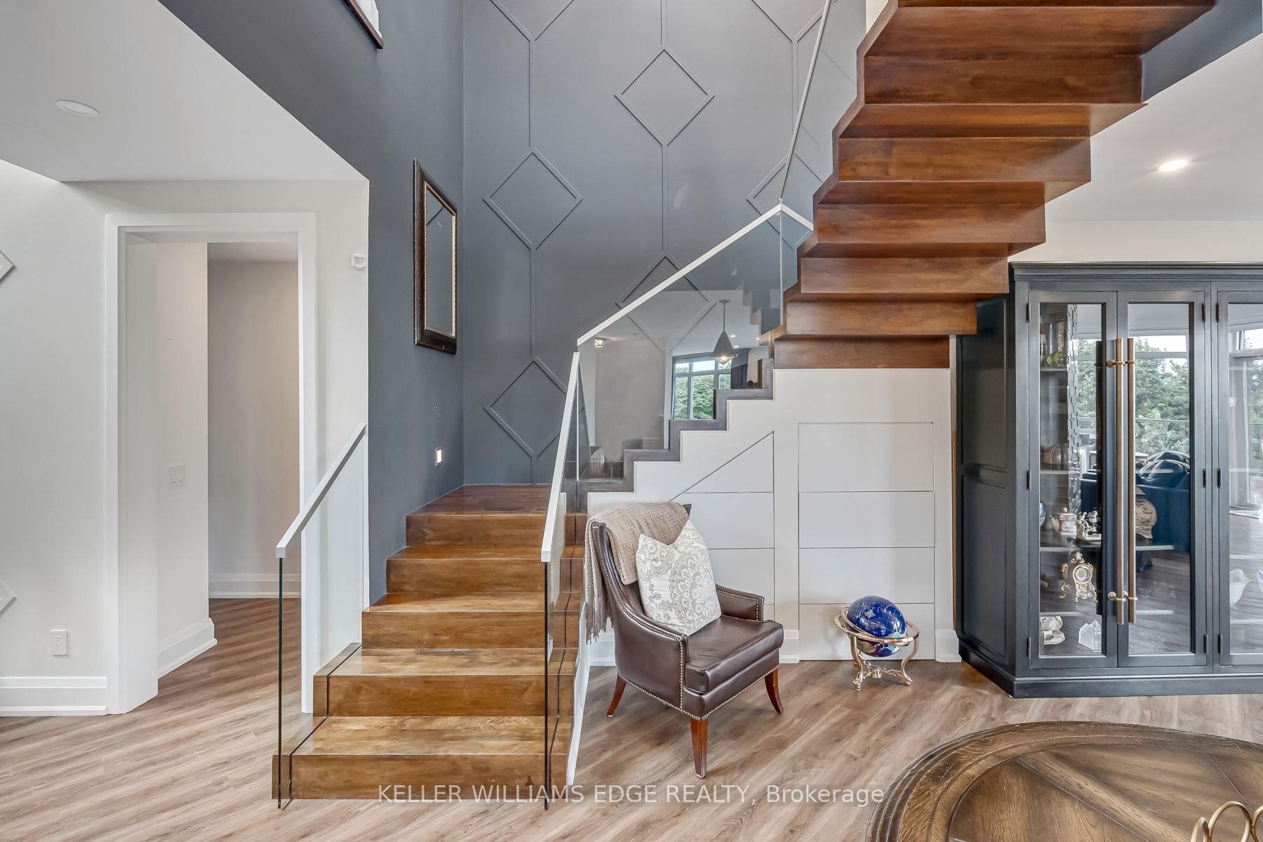 5500 Steeles Ave W