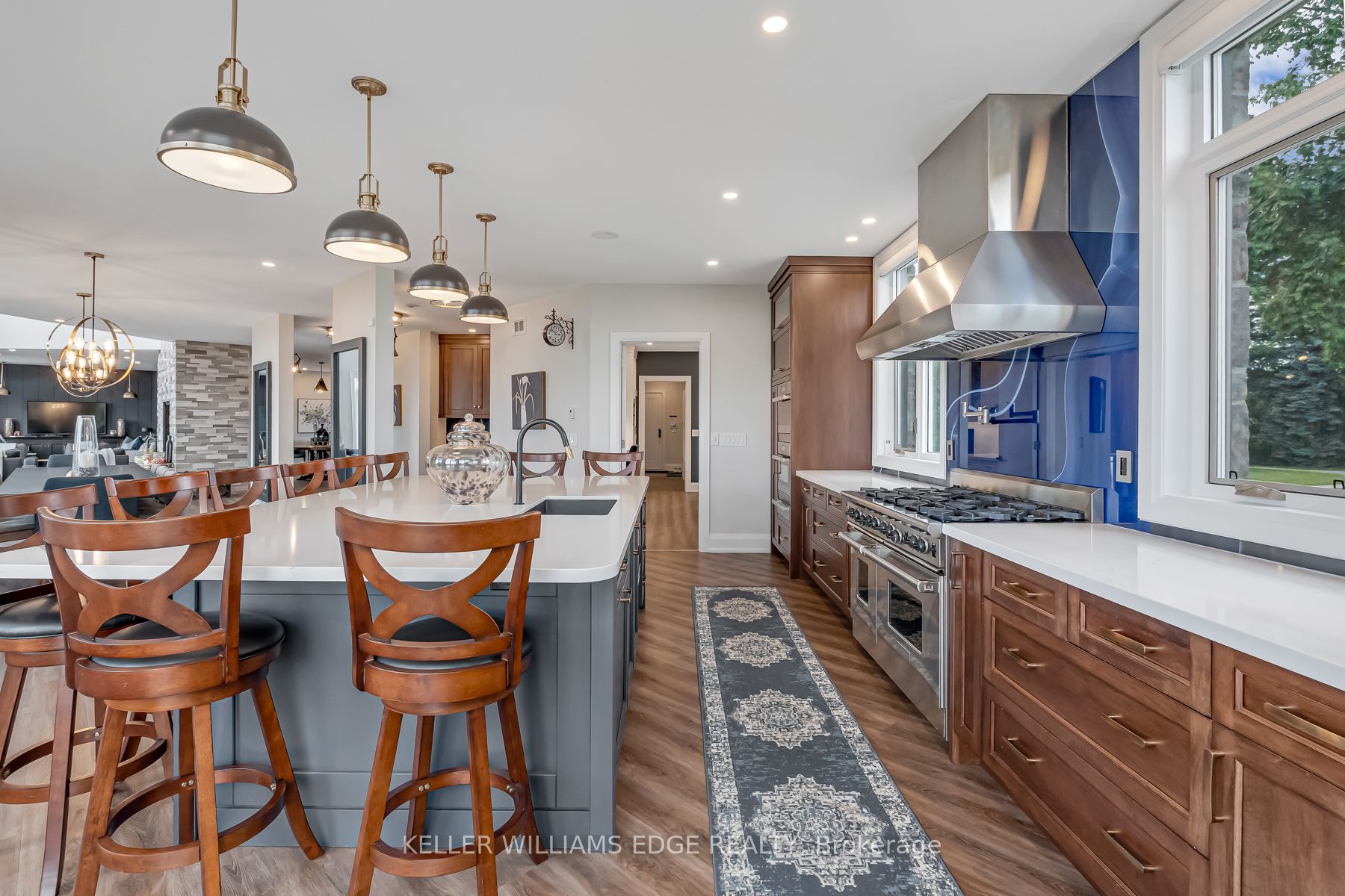 5500 Steeles Ave W