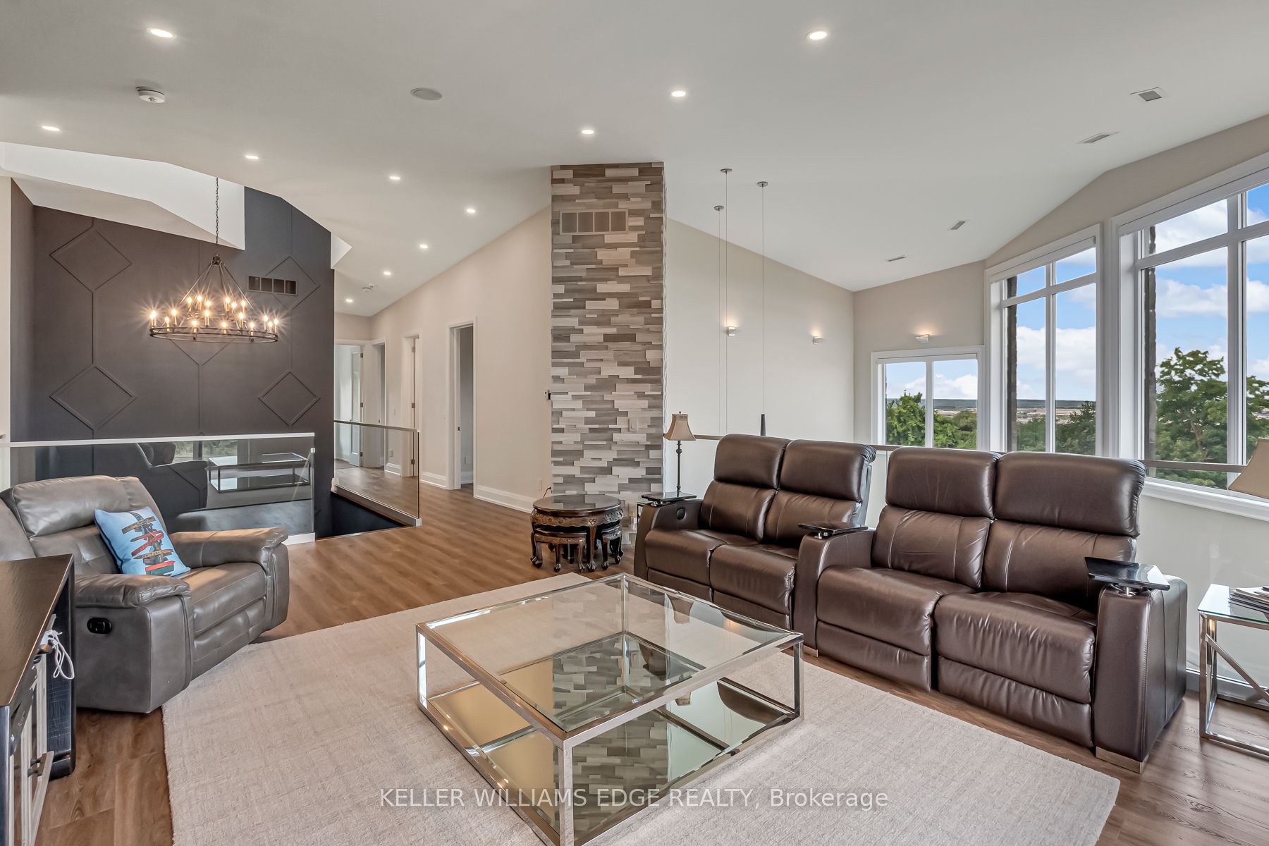5500 Steeles Ave W
