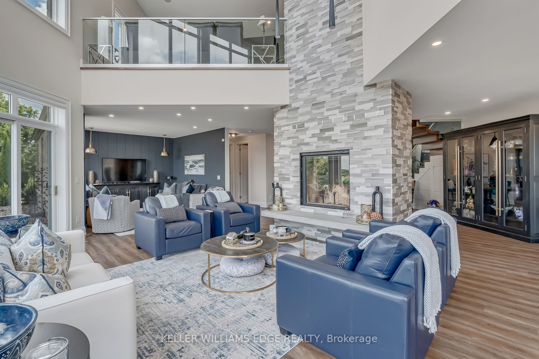 5500 Steeles Ave W