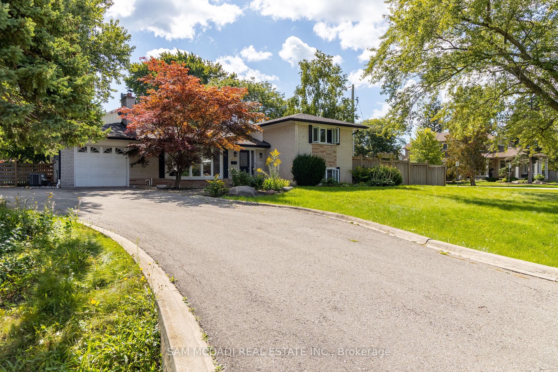1198 Willowbrook Dr S