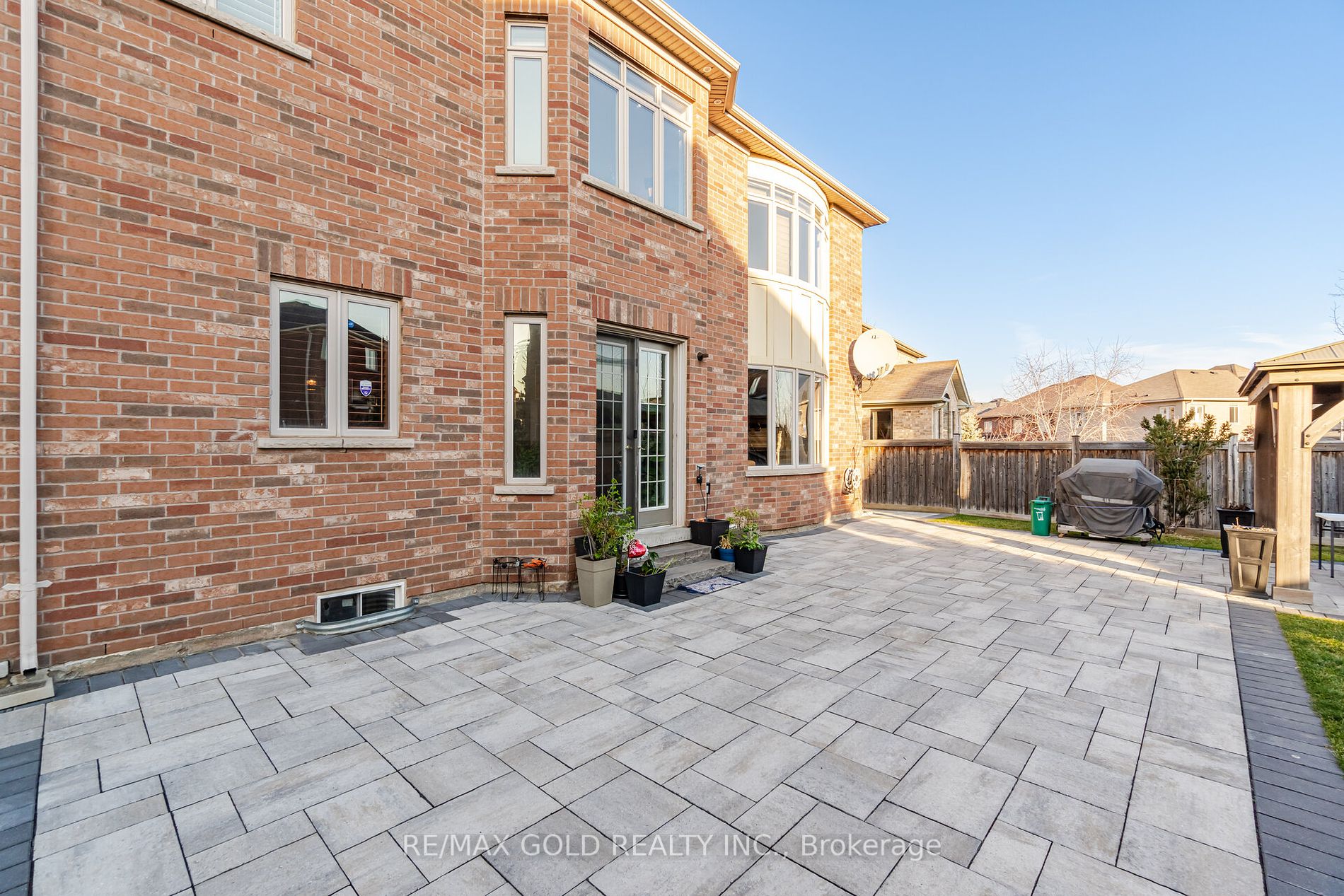 48 Maybeck Dr