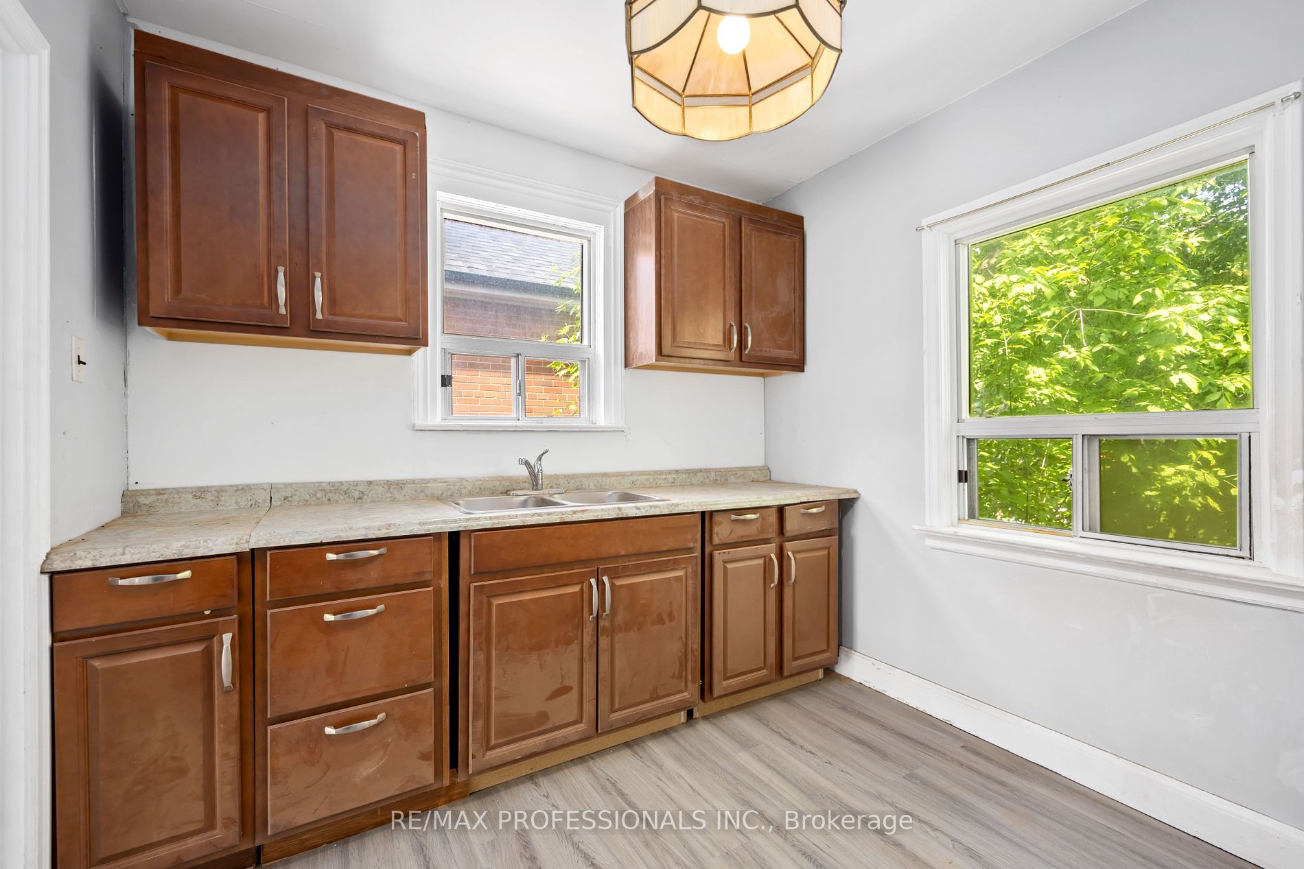 34 Dixon Rd