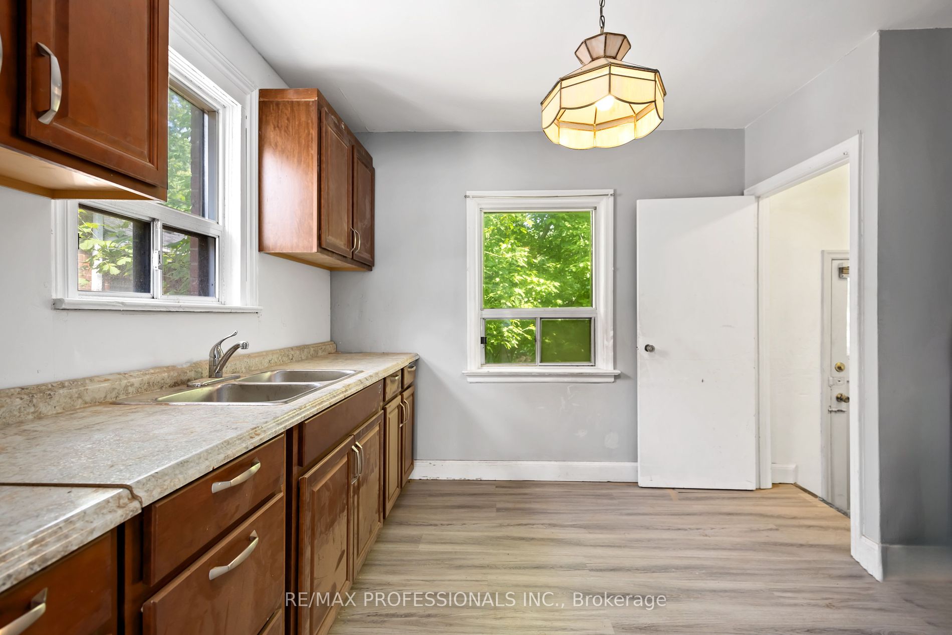 34 Dixon Rd
