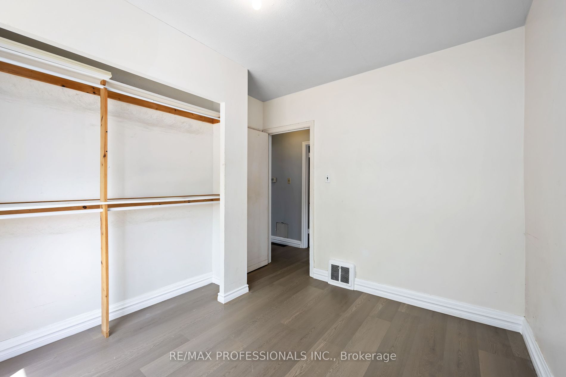 34 Dixon Rd