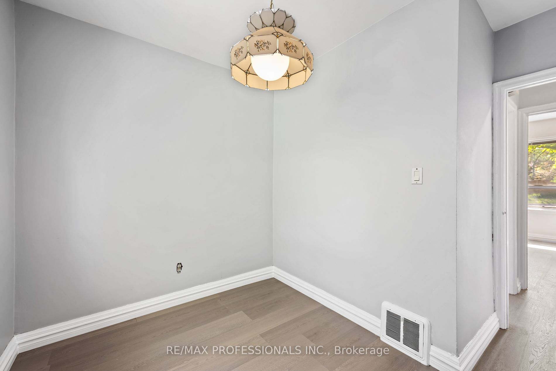 34 Dixon Rd