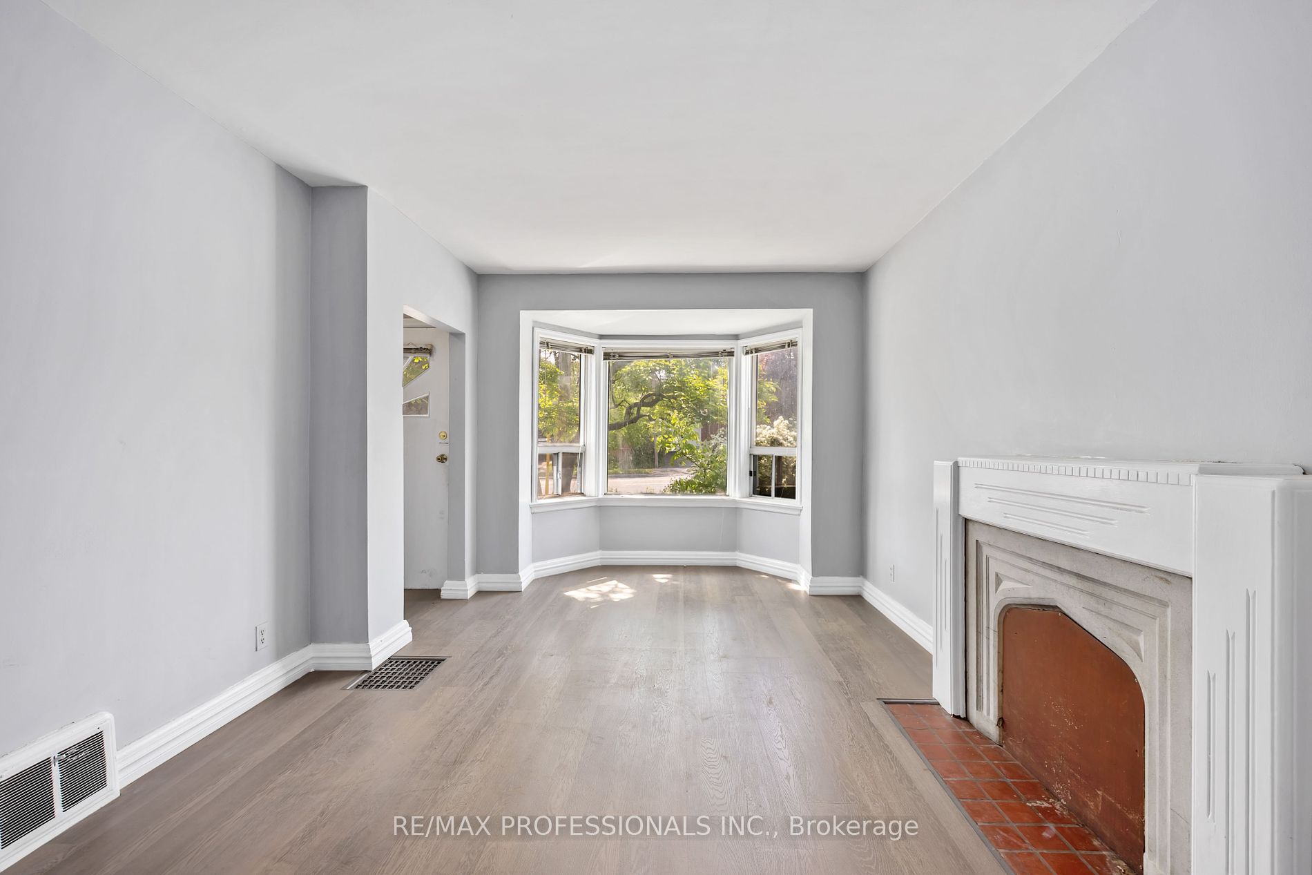 34 Dixon Rd