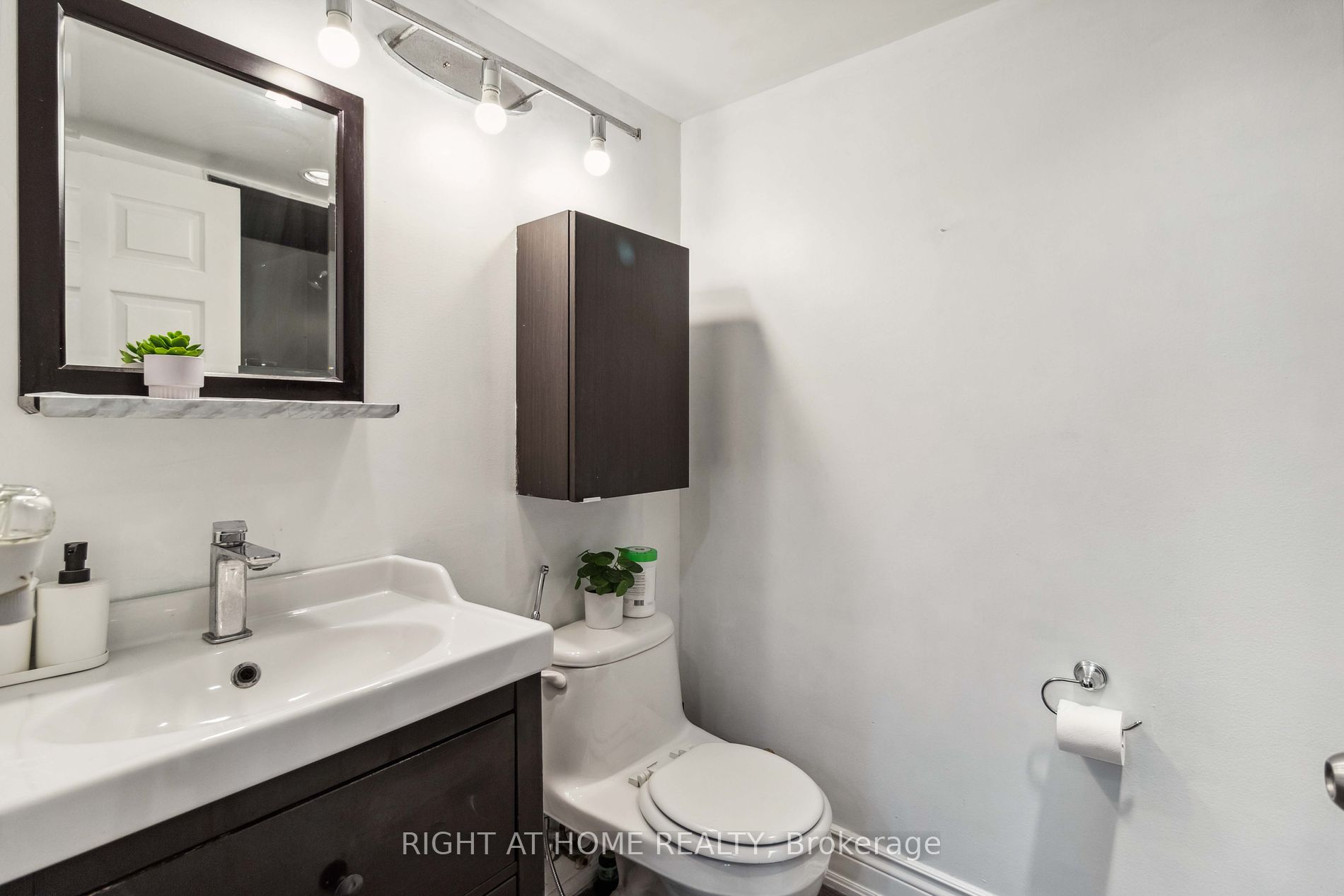 285 Enfield Place, #611