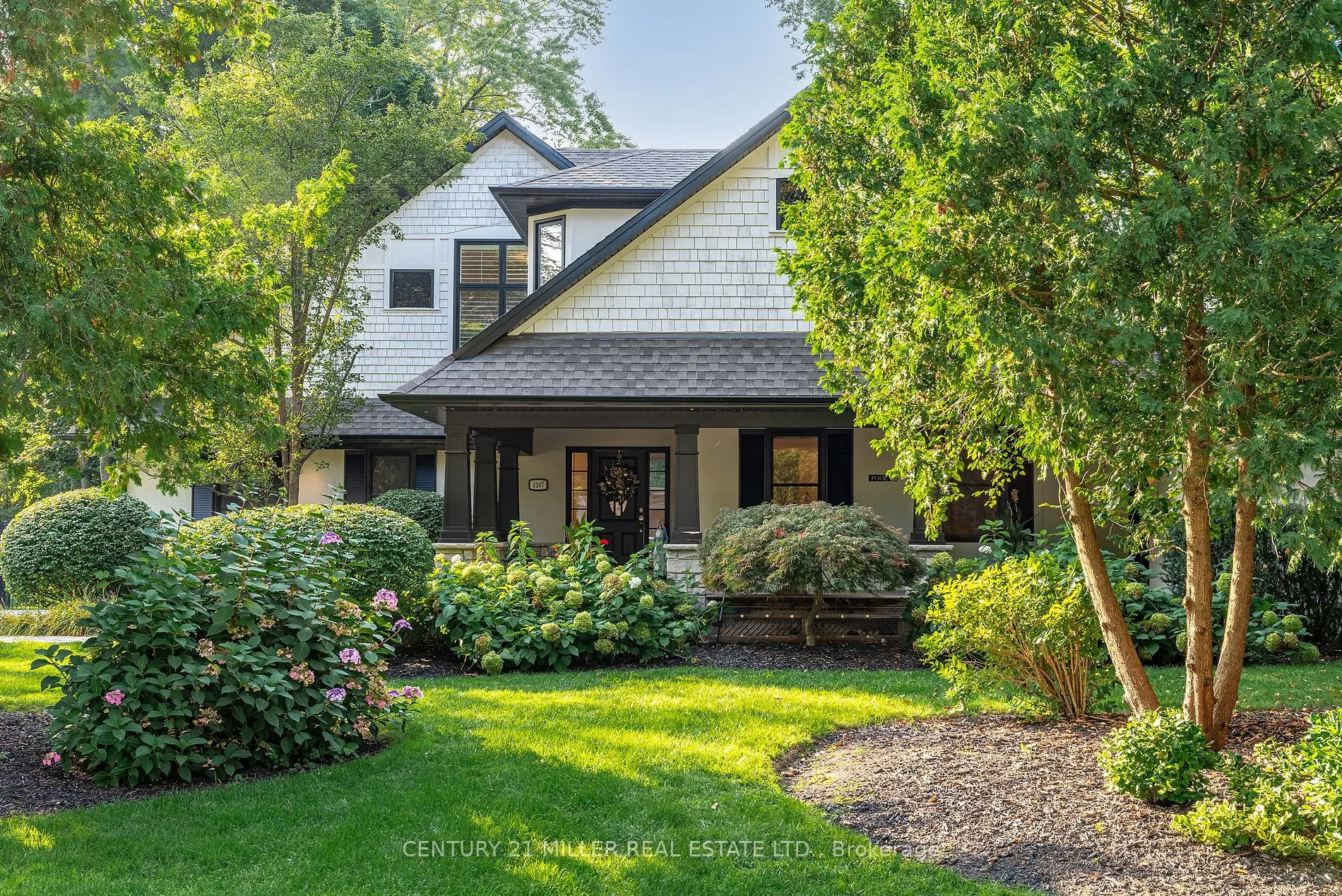 1247 Cumnock Cres