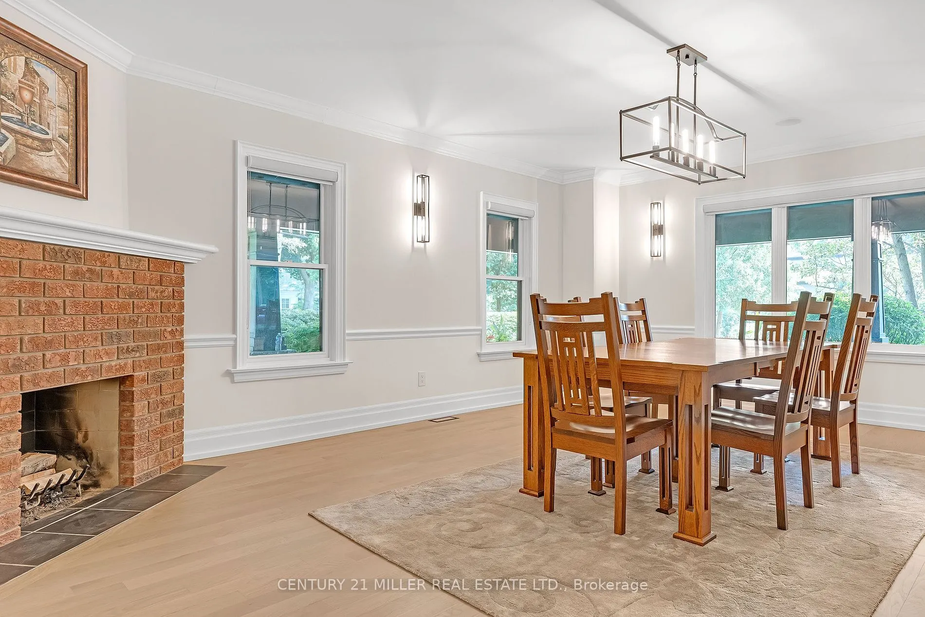 1247 Cumnock Cres