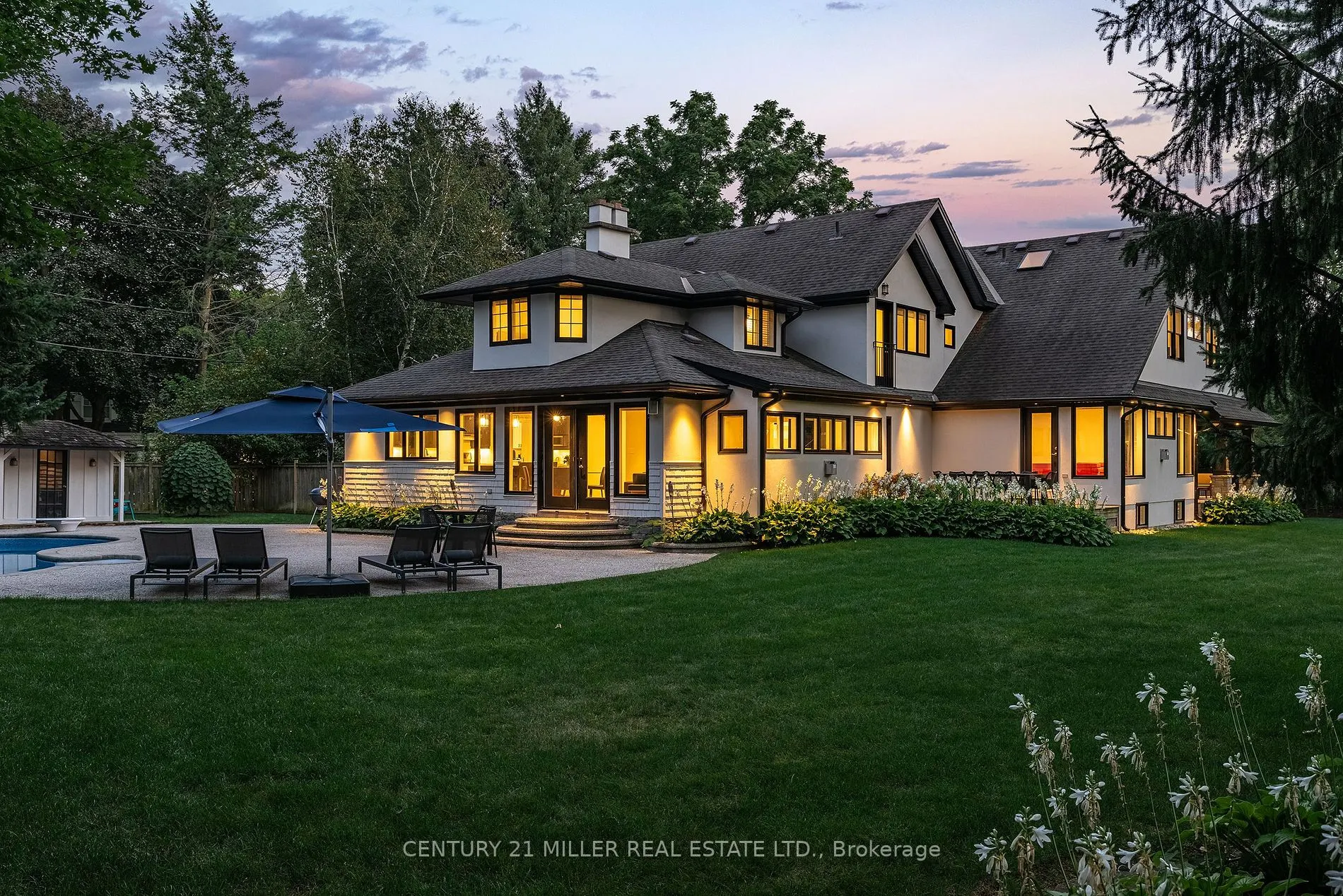 1247 Cumnock Cres