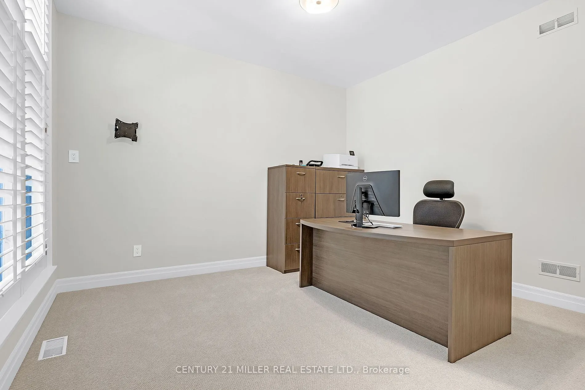 1247 Cumnock Cres