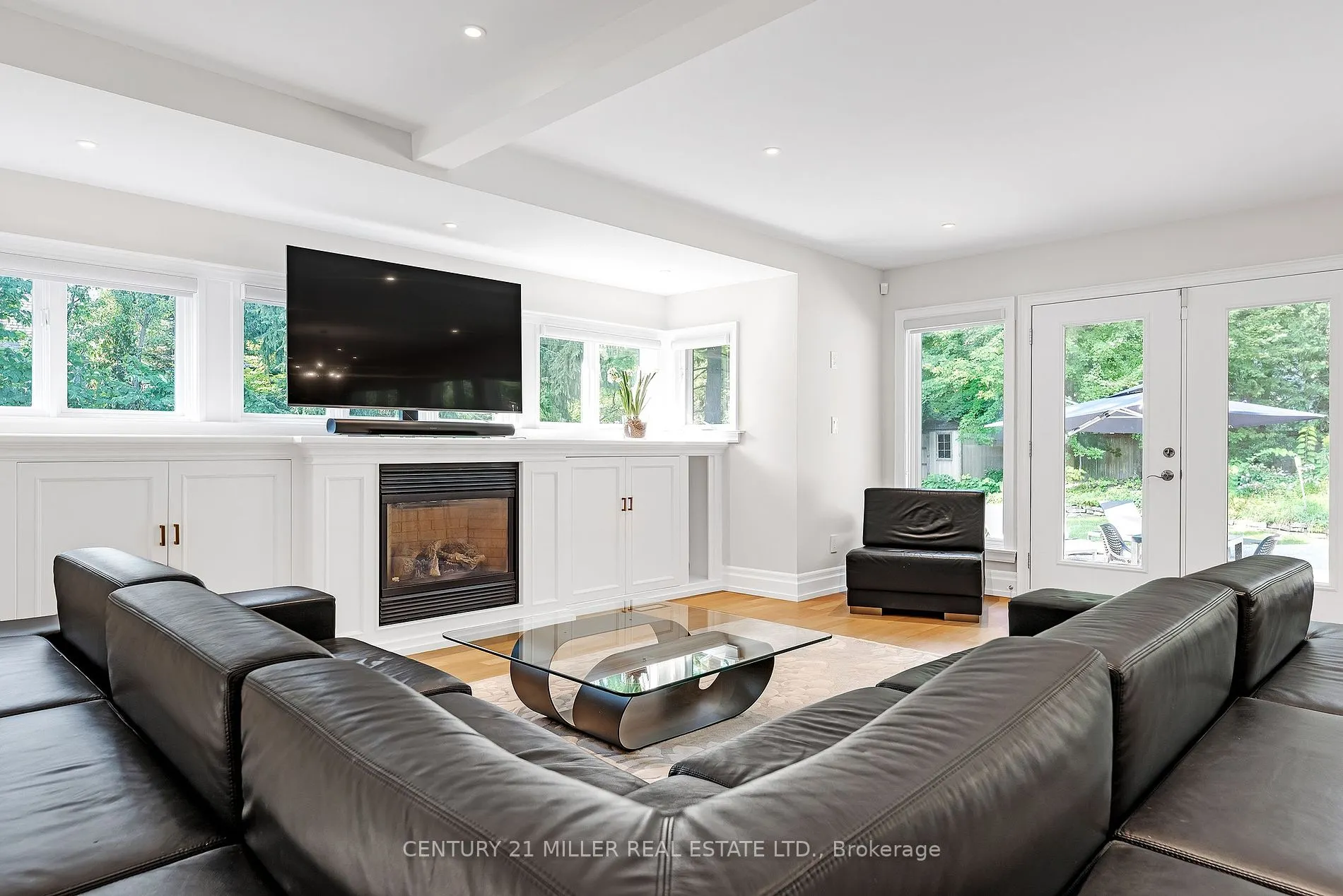 1247 Cumnock Cres