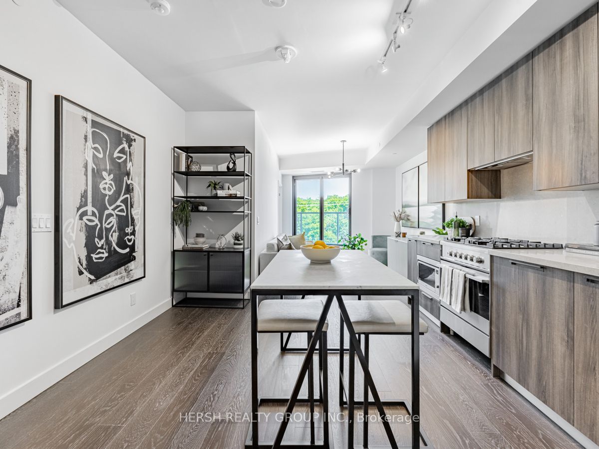 160 Kingsway Cres, #310