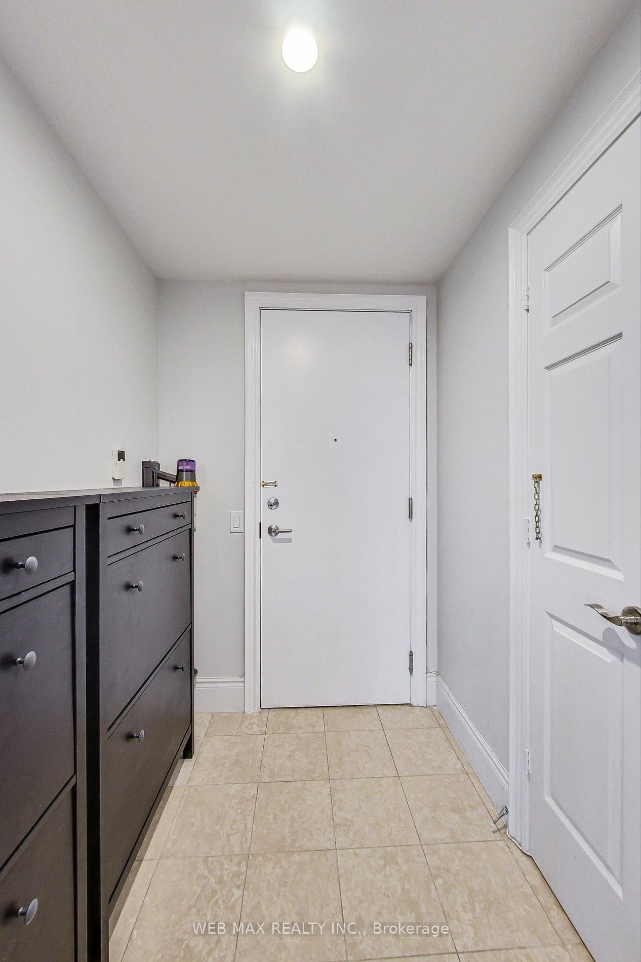 5233 Dundas St W, #2318