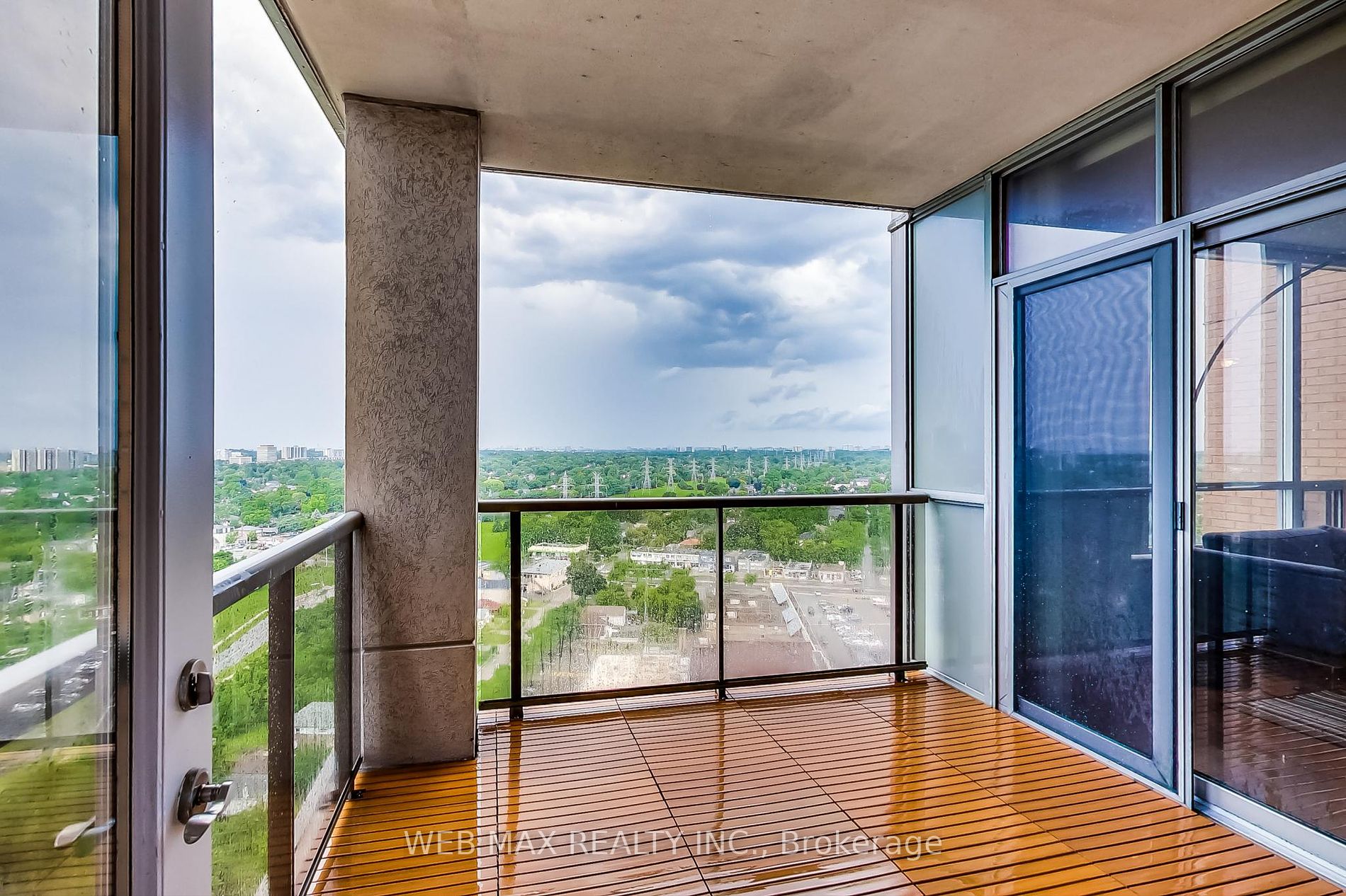 5233 Dundas St W, #2318