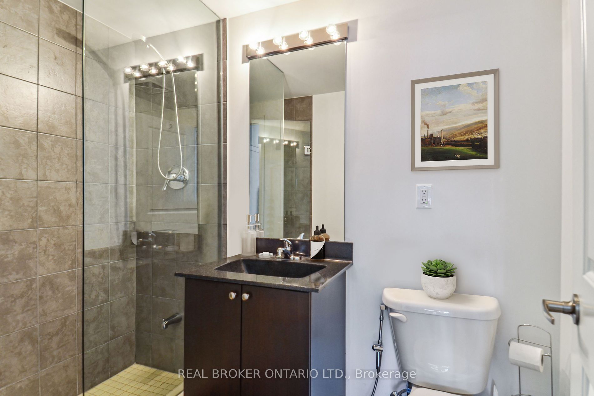 57 Macaulay Ave, #502