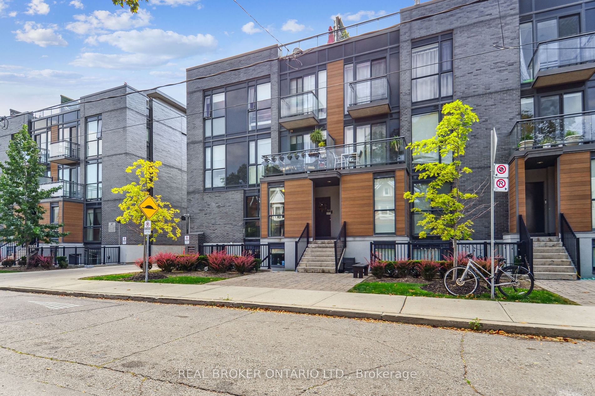 57 Macaulay Ave, #502