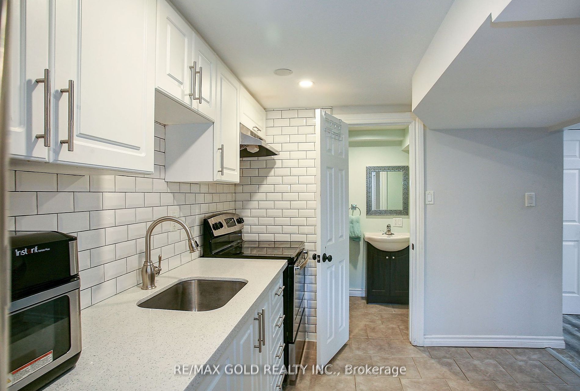 103 Avonmore Cres