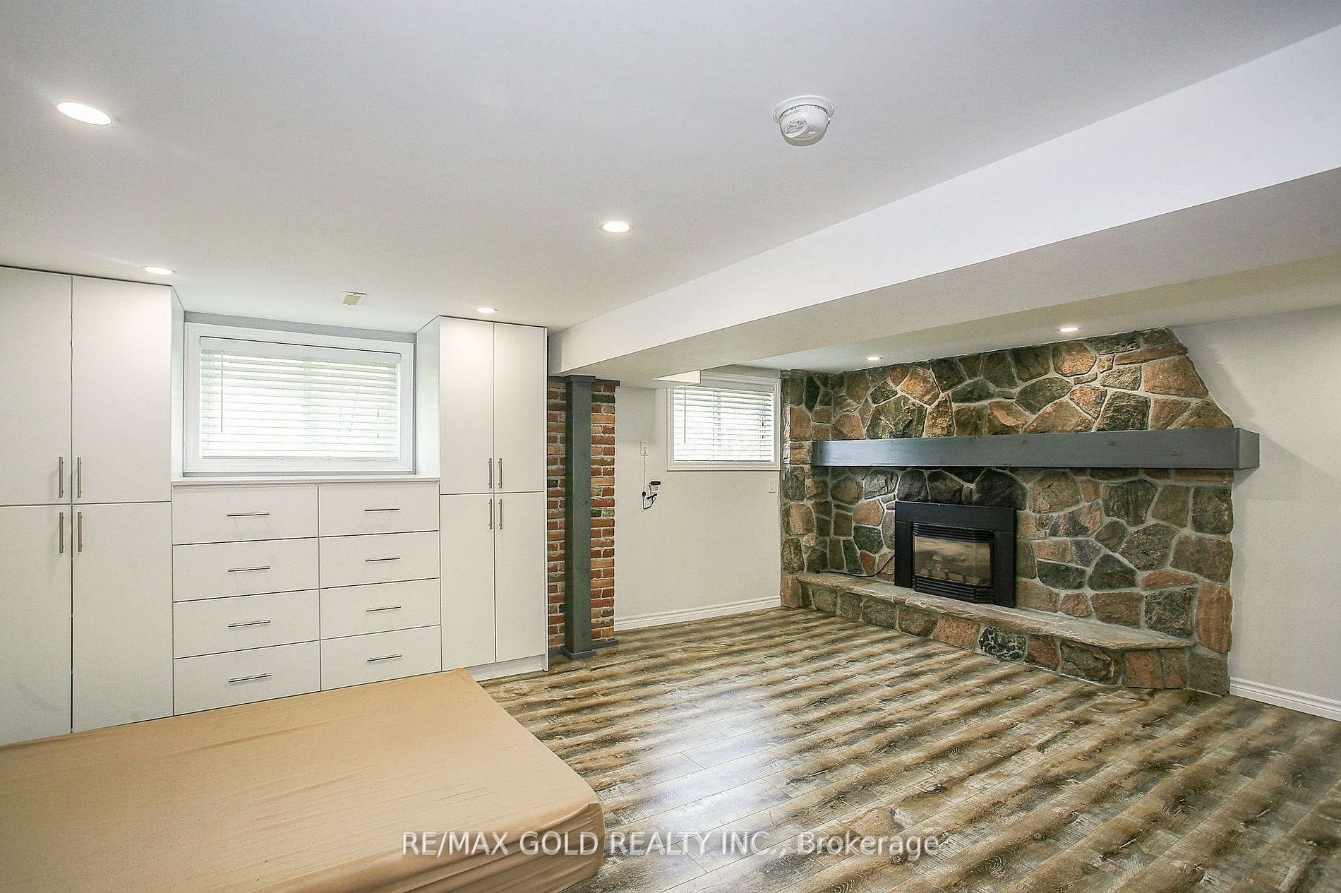 103 Avonmore Cres