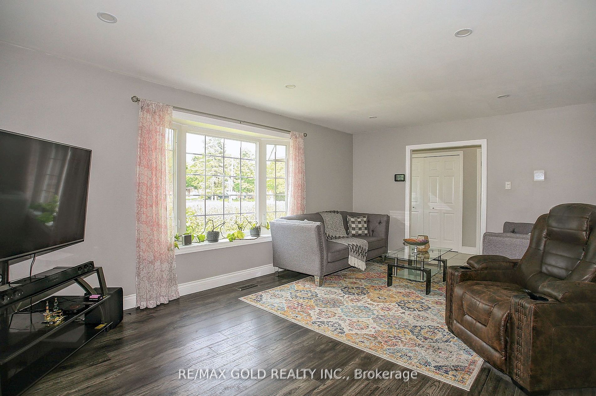 103 Avonmore Cres