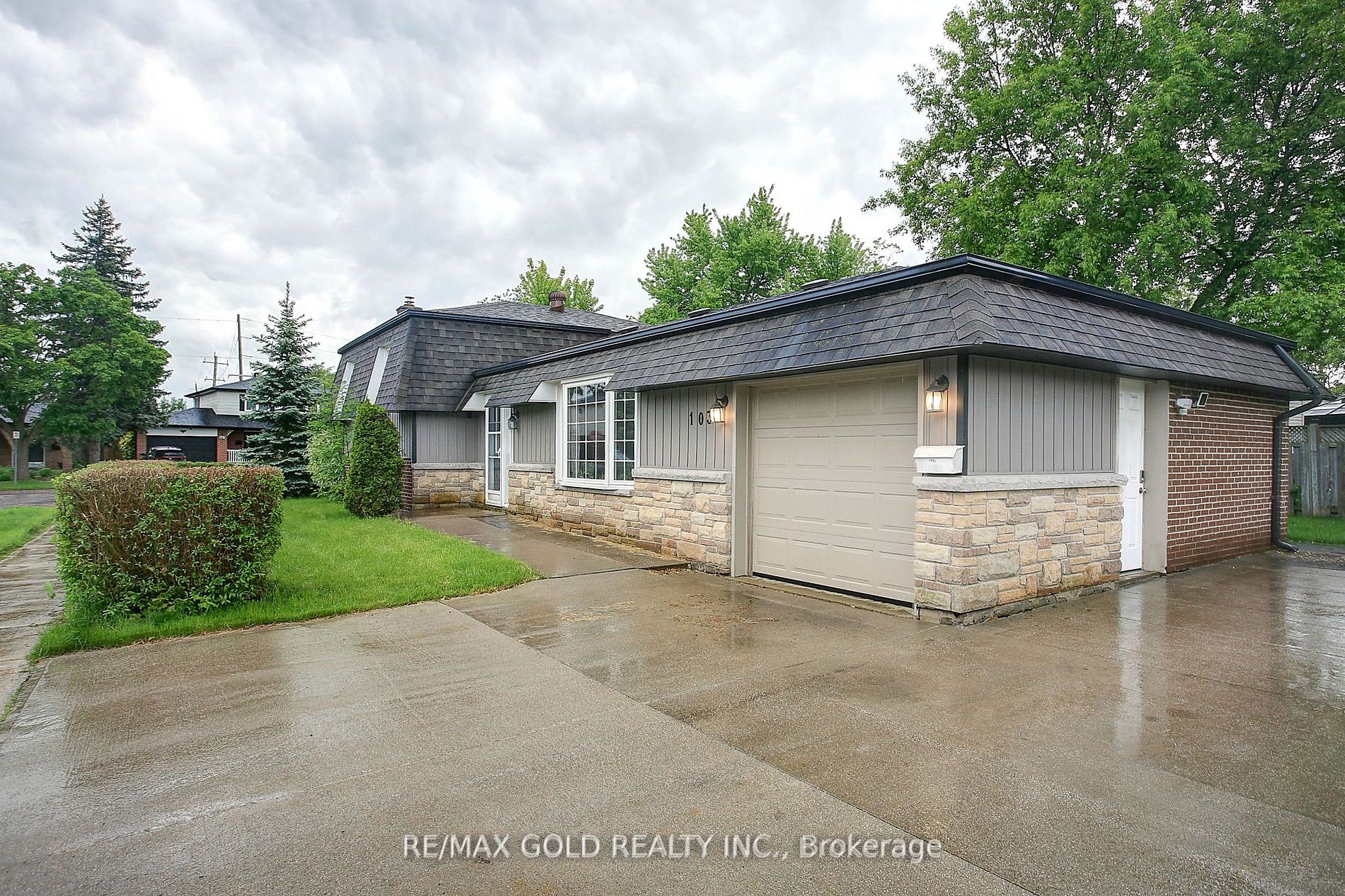103 Avonmore Cres