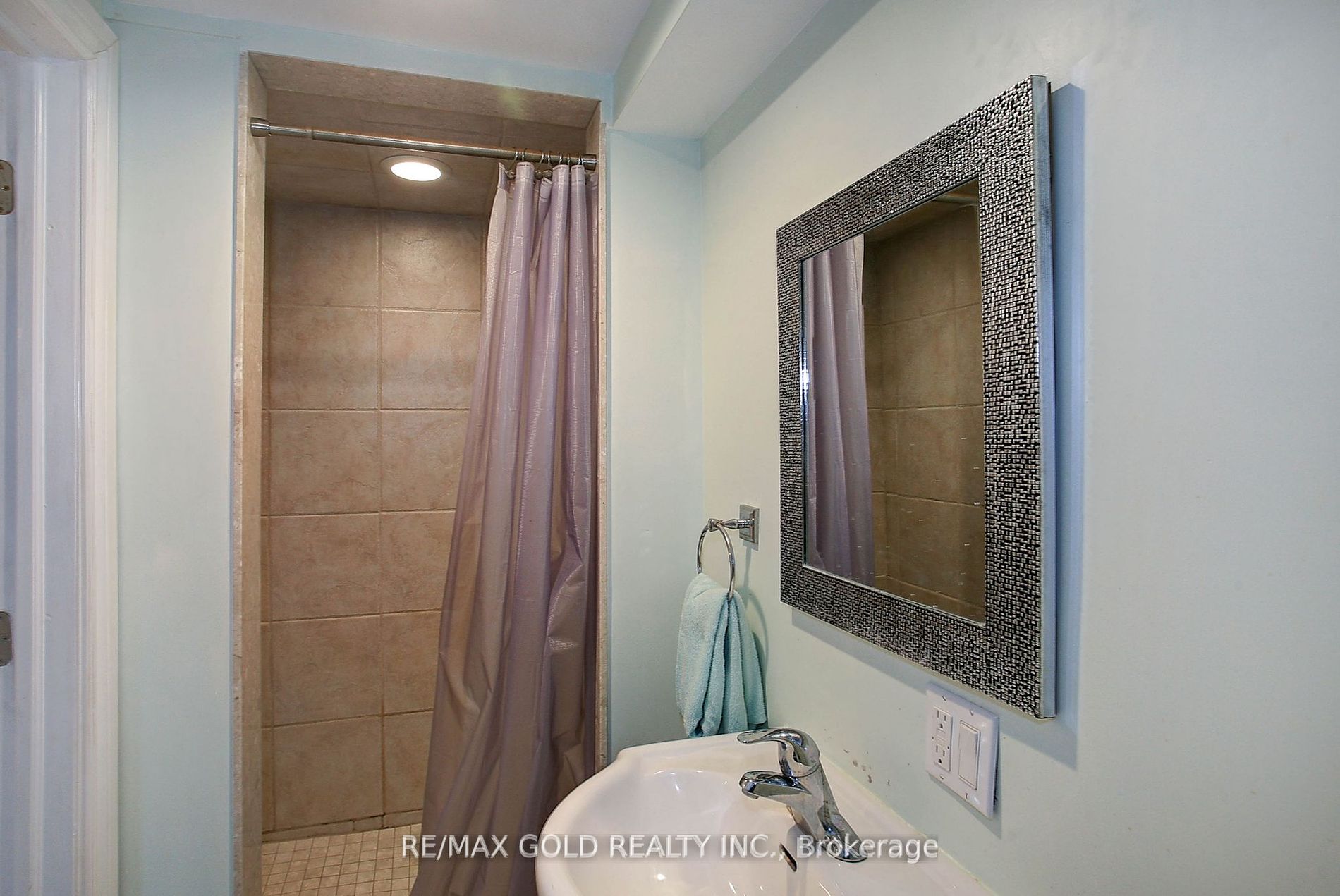 103 Avonmore Cres