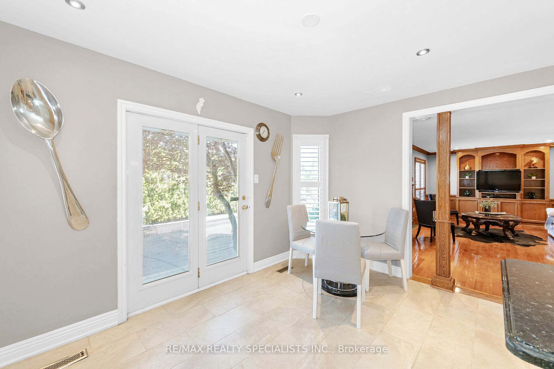 3353 Azelia Crt