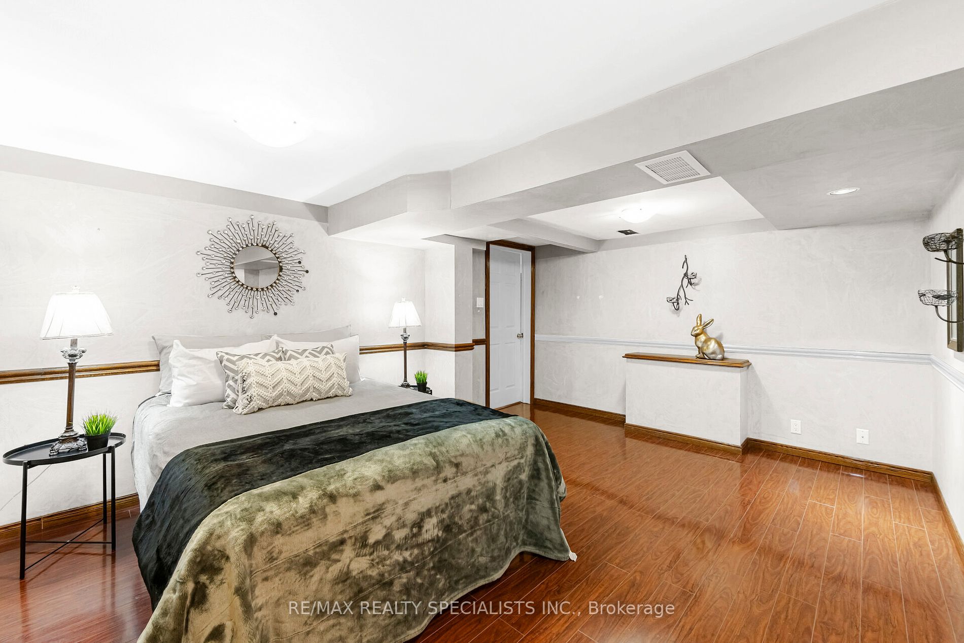 3353 Azelia Crt