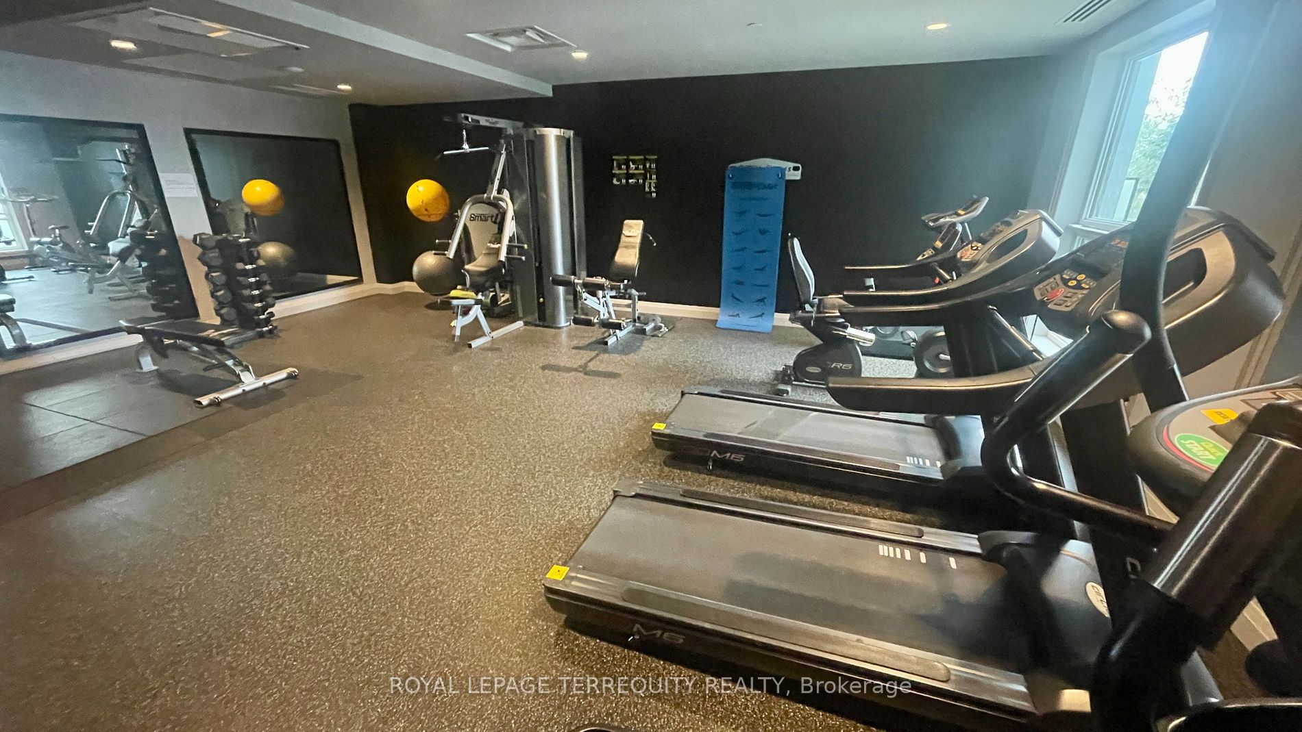 95 Dundas St W, #125