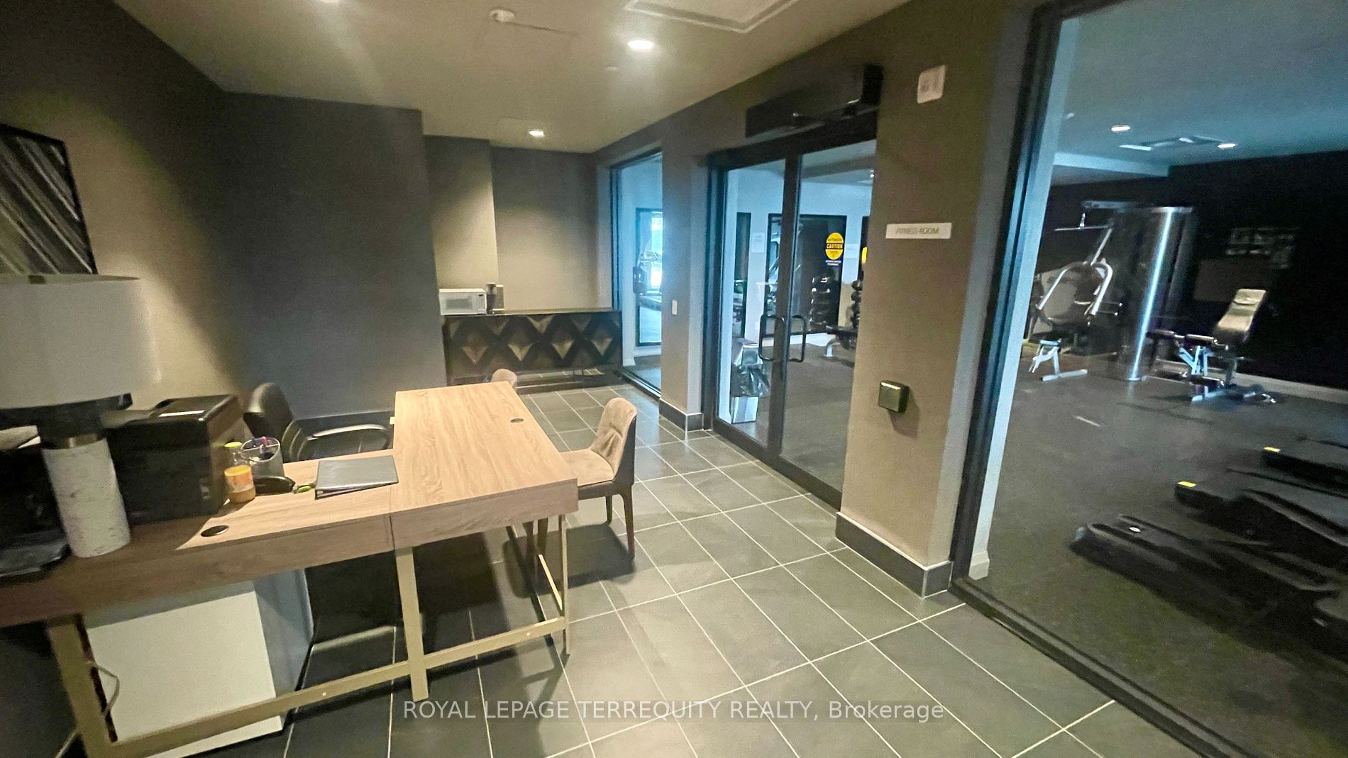 95 Dundas St W, #125