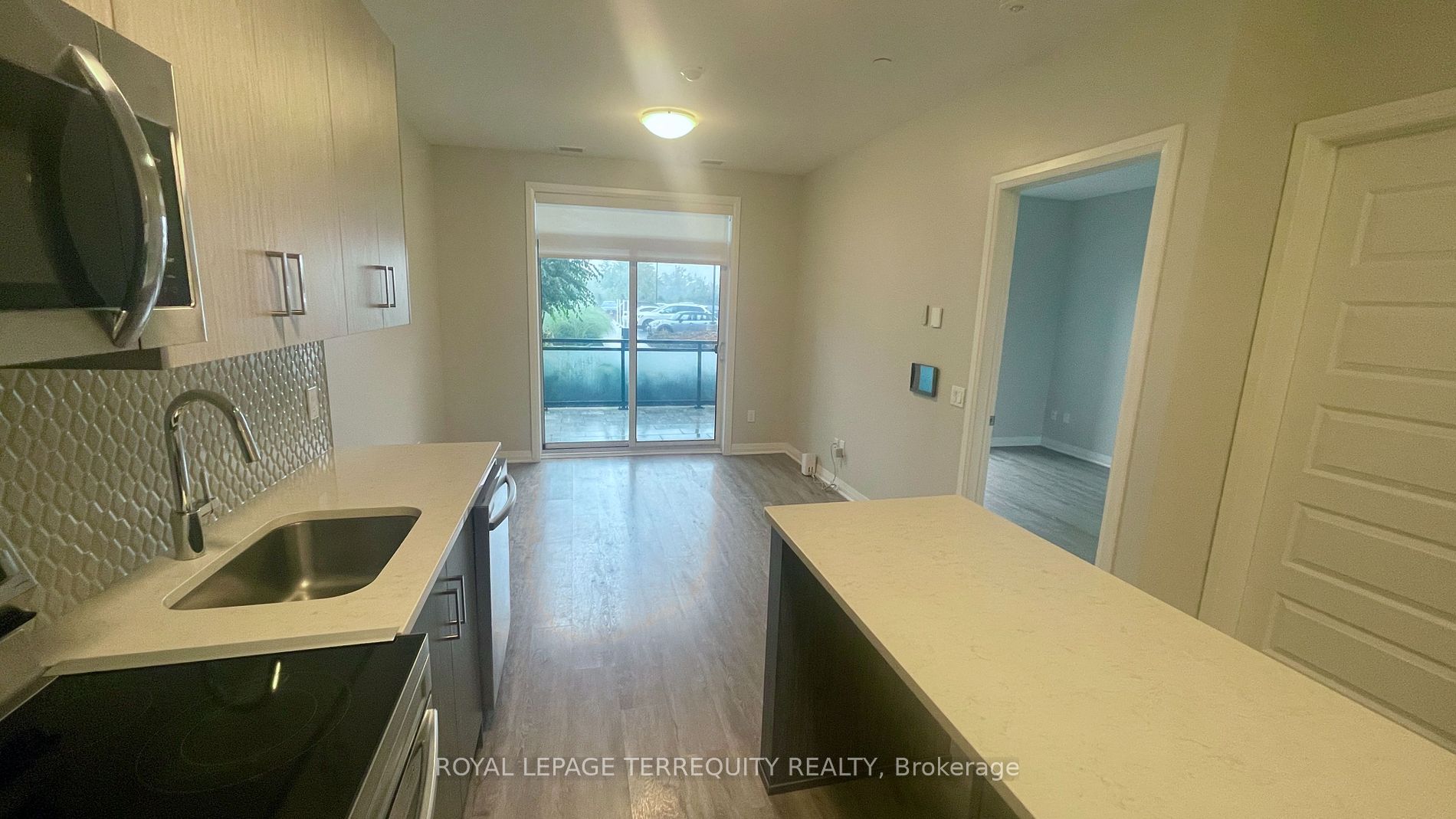 95 Dundas St W, #125